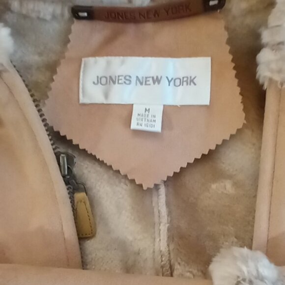 Jones NY. Faux Suede & Fur Zip Front Coat Size Medium. - Picture 7 of 8